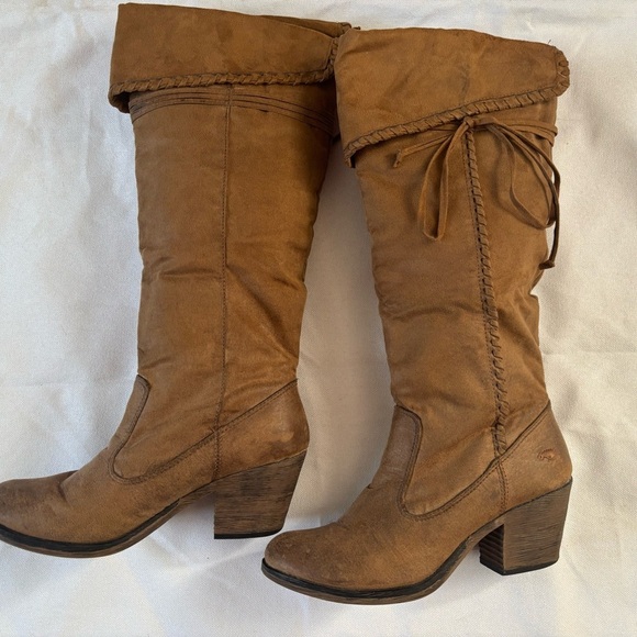 Take A Look About Rocket Dog Cowgirl Boots